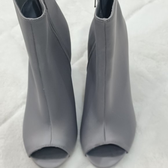 New Women Wild Diva Satin Peep Toe Block Heel Bootie Size 8 - Picture 5 of 7